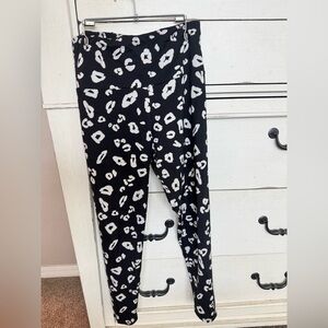 Onzie Black and White Patterned Kids Leggings